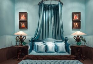 mobilier hotellerie luxe chambre de luxe en velours bleu style italien